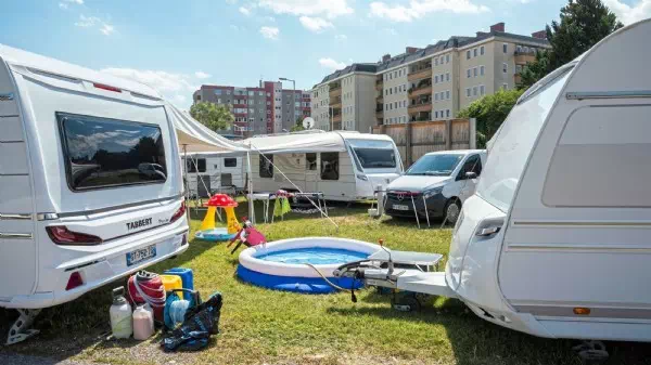 Stadtchef will Gesetz - Warum der Roma-Umzug in Baden ruckzuck erfolgte
