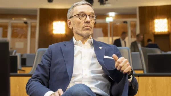 FPÖ rechtfertigt sich - Wirbel um Kickl: 5 Luxus-Schreibgeräte um 908 Euro
