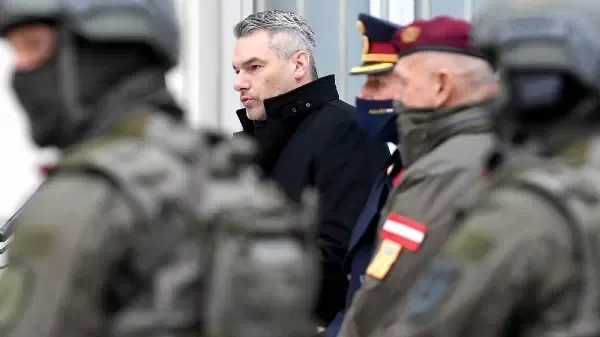 Dienstpflicht verletzt - Cobra-Affäre um Kanzler: Geldstrafe für Beamten