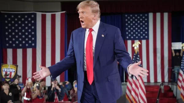 Schimpftirade bei Gala - Trump bezeichnet Bidens Regierung als „Gestapo“