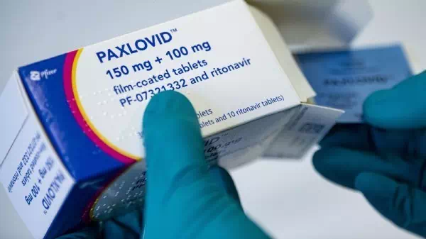 Razzien in Deutschland - Apotheken sollen Paxlovid illegal verkauft haben