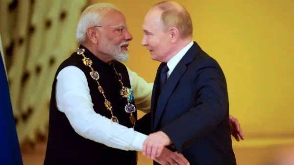 „Lieber Freund“ … - Modi bei Putin: „Müssen Weg zum Frieden finden“