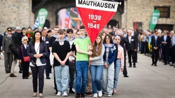 KZ-Gedenken - 9000 Gäste bei weltweit größter Befreiungsfeier