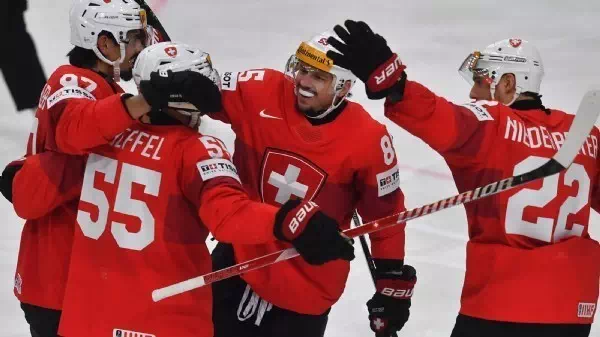 Eishockey-WM   - Schweden, Schweizer, Tschechen und Deutsche siegen