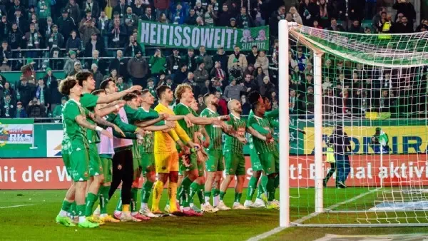Rapid nach Derbysieg - „Es ist unfassbar - ein Moment zum Genießen“