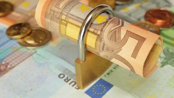 Was Experten raten - Trendwende eingeläutet: Sparzinsen sinken wieder