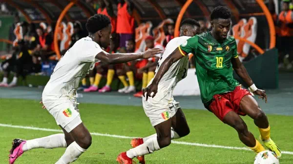 Remis trotz Überzahl - Kamerun enttäuscht zum Afrika-Cup-Auftakt