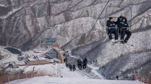 Skurrile Pistengaudi - Russen machen jetzt in Nordkorea Skiurlaub