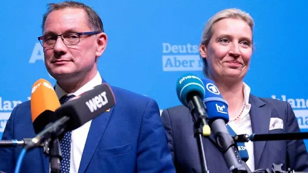 Wie Aufstieg stoppen? - Schweizer Zeitung fordert: „Lasst AfD mitregieren“