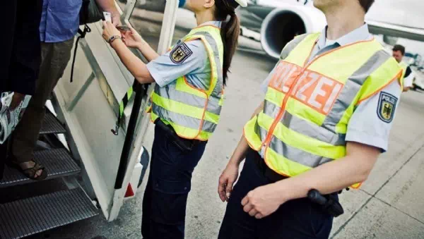 Flughafen München - Liebestolles Pärchen löste Polizeieinsatz aus