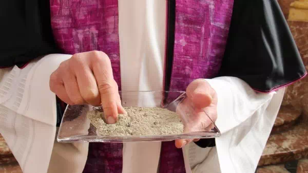 Enthaltsame Promis?  - „Ich freu‘ mich im Fasching schon aufs Fasten“