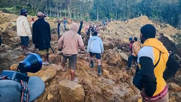 Ganzes Dorf zerstört - Papua-Neuguinea: Mindestens 100 Tote bei Erdrutsch