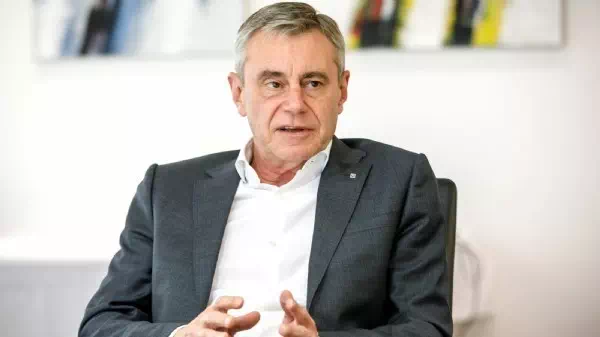 Geduld gefragt - Baupaket-Details fehlen: Stillstand bei Krediten
