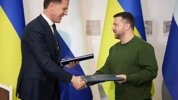 Abkommen unterzeichnet - Ukraine: 2 Mrd. Euro Militärhilfe von Niederlanden