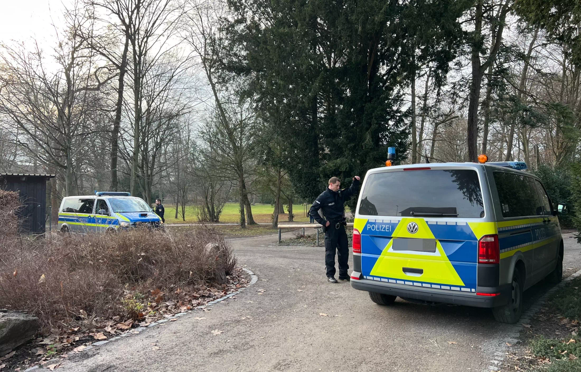 Brutaler Messerangriff auf Kinder im Park