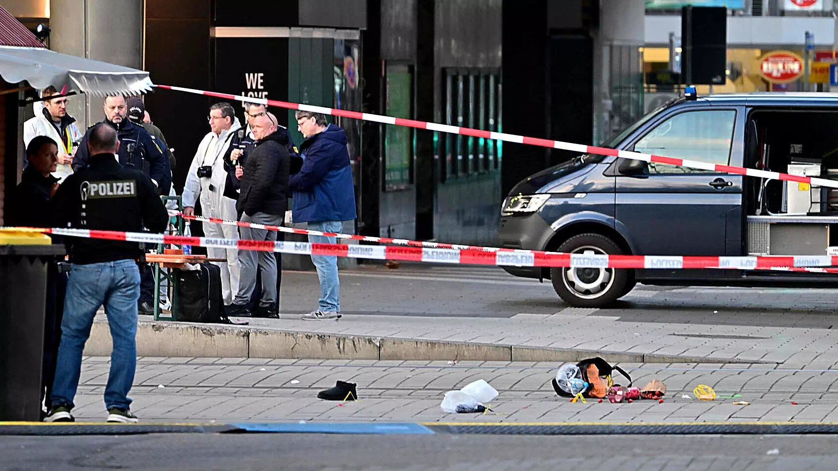 „Mutiger Taxifahrer stoppt Amoklenker in Mannheim“