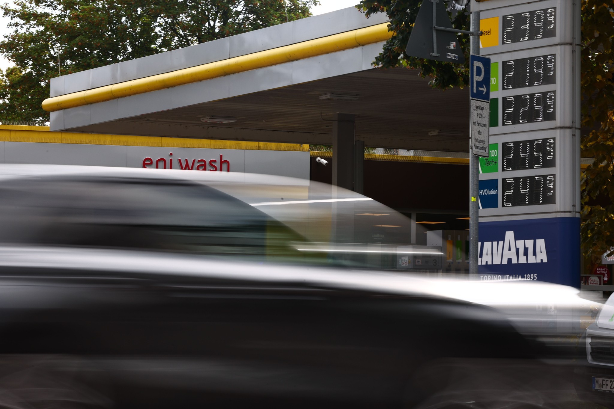 „Deutsche Regierung senkt Spritpreise um 17 Cent“