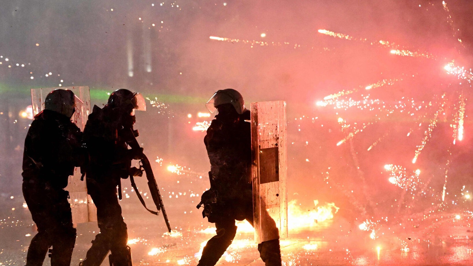 Proteste in Europa: Bürger fordern politische Reformen