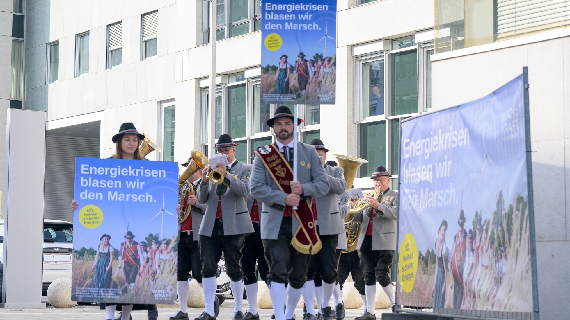 „Windkraft: Menschen, die nachhaltig leben“