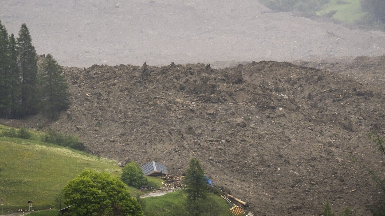 Gletscherabbruch vergräbt Blatten – Katastrophe verhindert