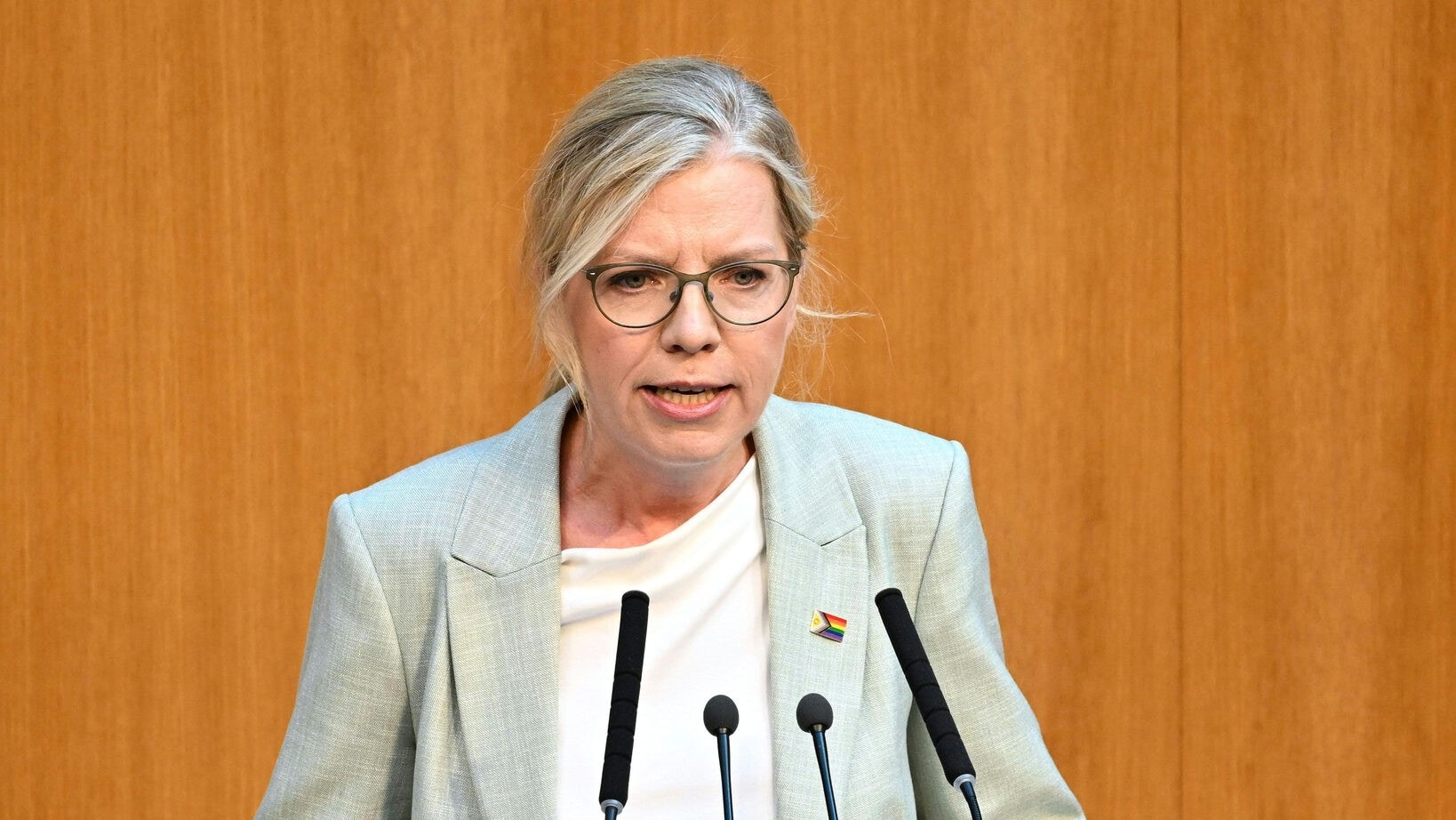 Gewessler kritisiert Regierung wegen Hitzeschutz