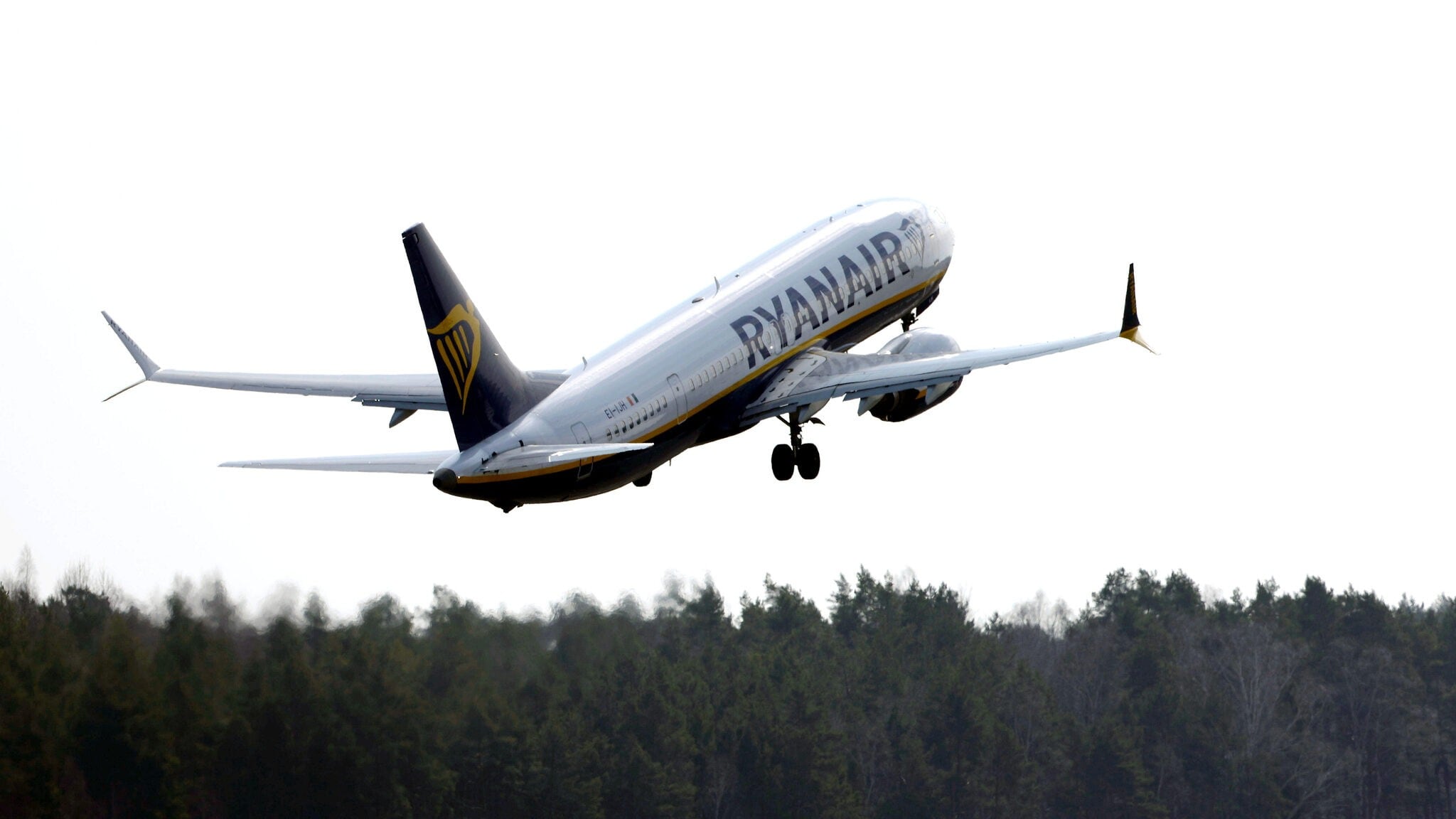Ryanair droht mit Flugstopp: Luftverkehrssteuer weg!