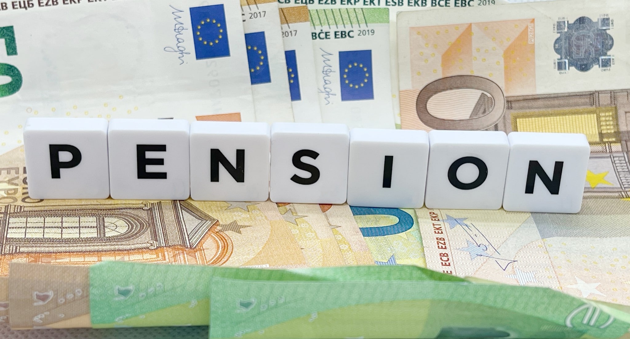 „Pensionstreit: 45 Jahre Beitragspflicht im Fokus!“