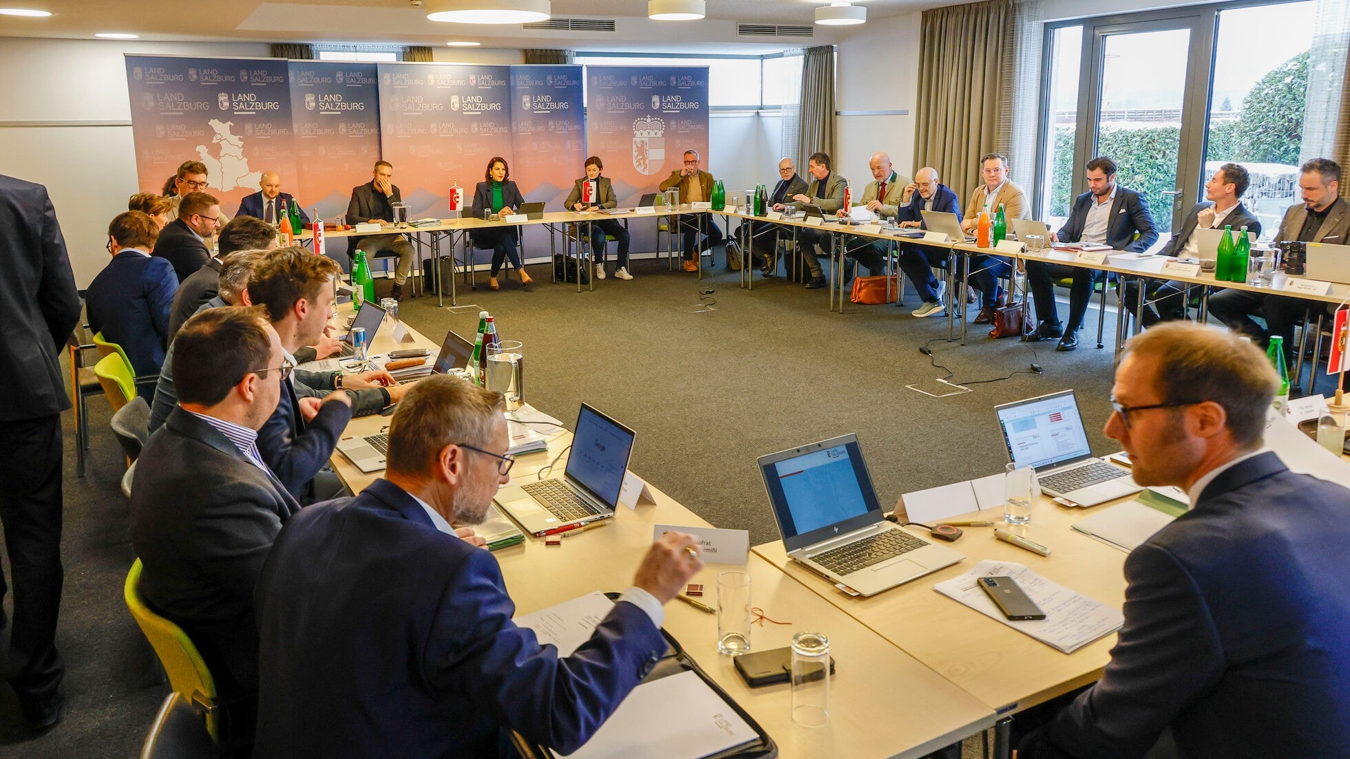 Salzburger Landesregierung diskutiert Pflege-Finanzen