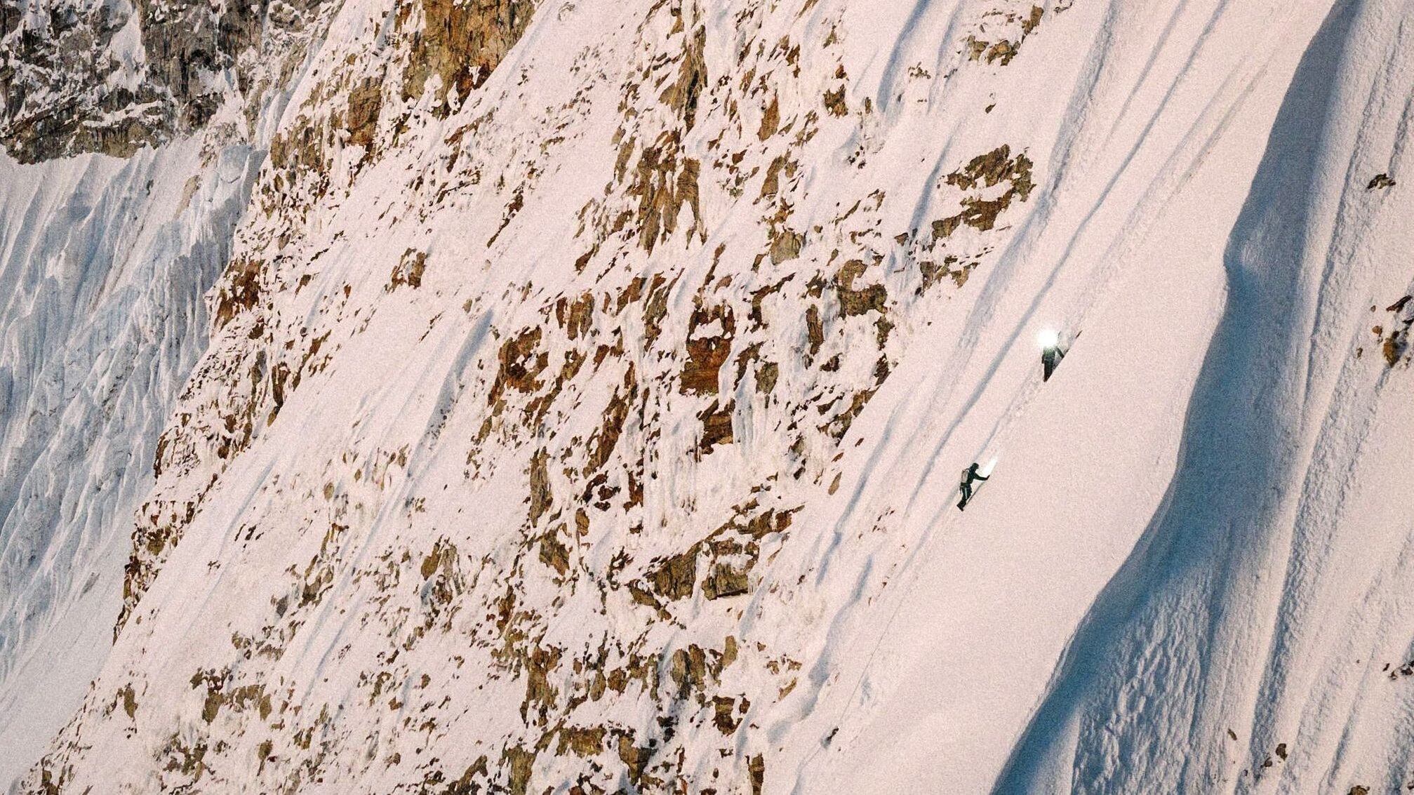 Lawine in Nepal: Sieben Bergsteiger ertrunken