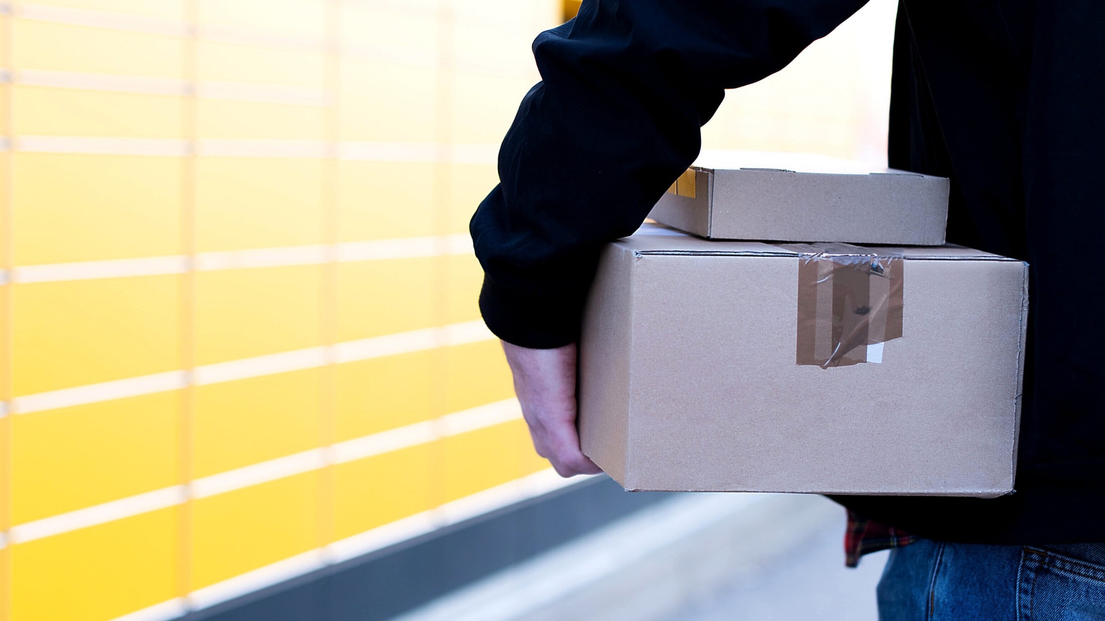 Kritik an Paketsteuer: Wirtschaftskammer protestiert
