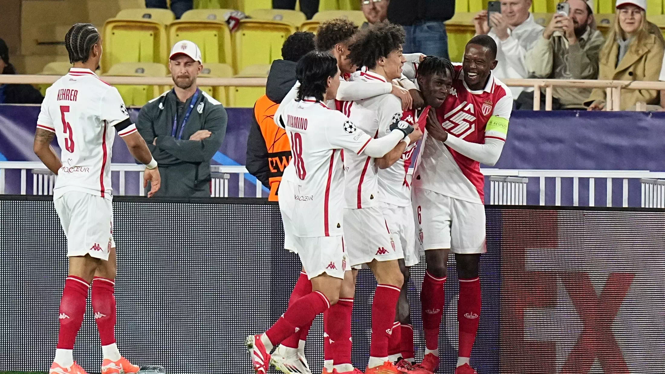 AS Monaco feiert wichtigen Sieg gegen Aston Villa