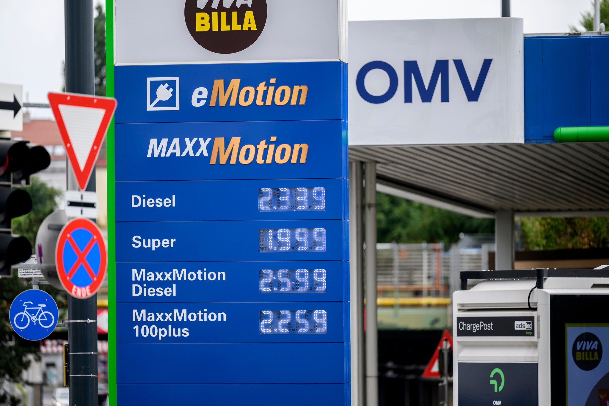 Tankstelle bleibt teuer: 2,50 Euro pro Liter möglich!