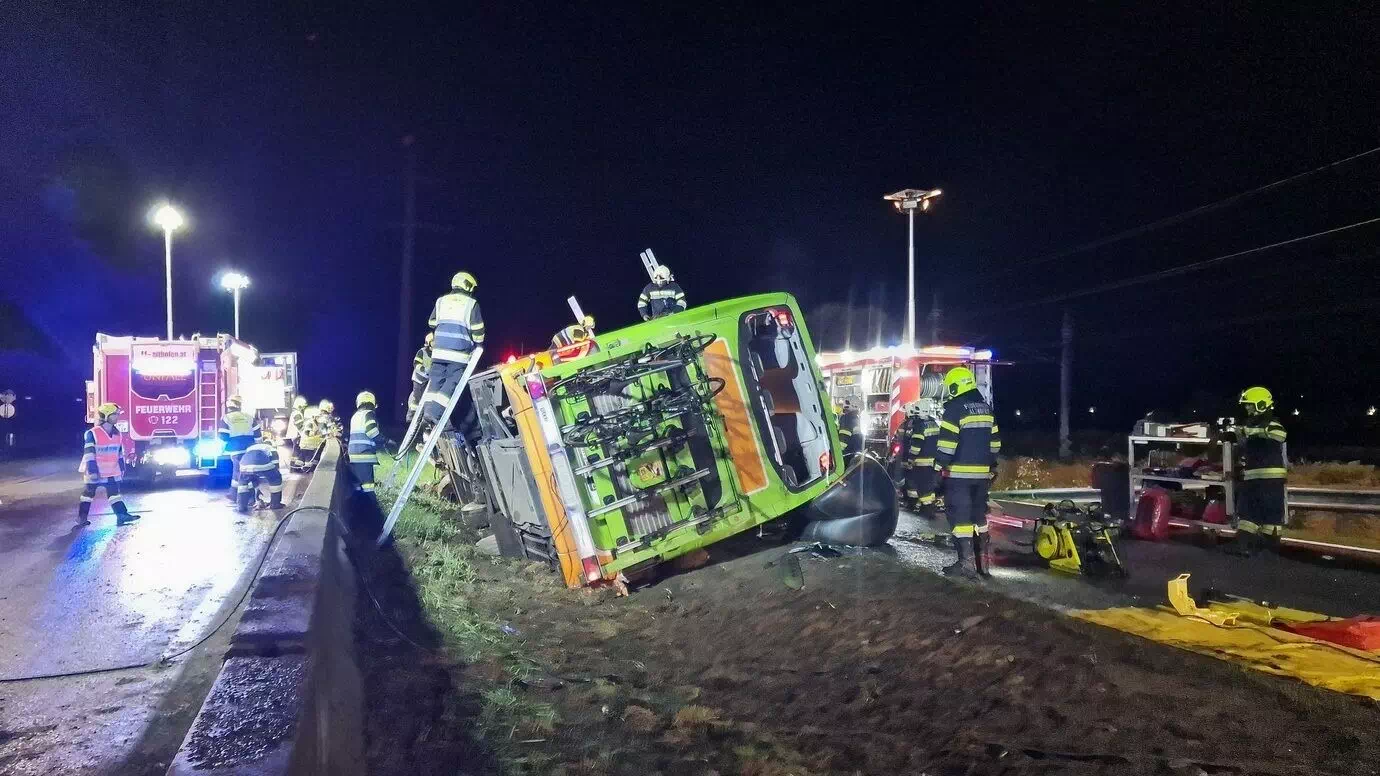 Schwerer Busunfall in Brandenburg: 2 Tote!