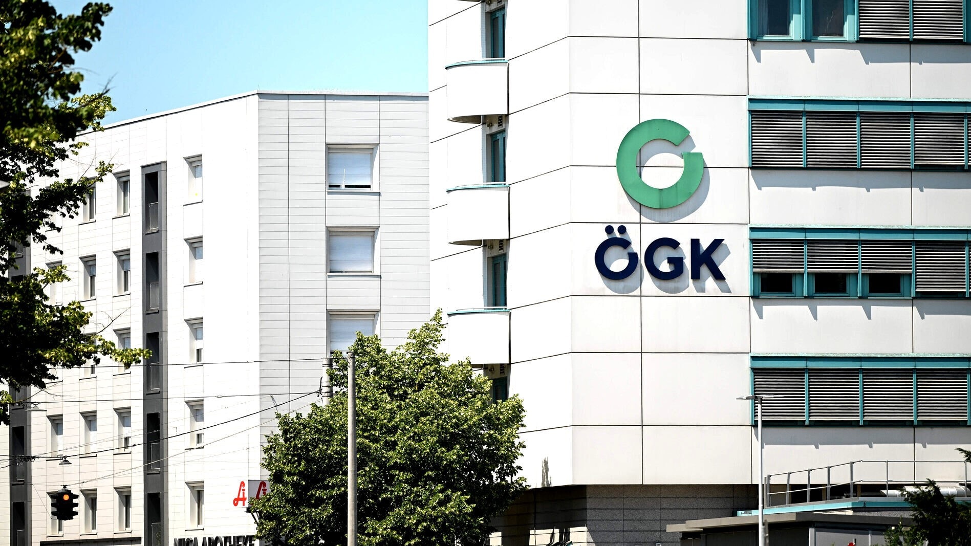 ÖGK plant massive Kürzungen: 61 Servicestellen weg!