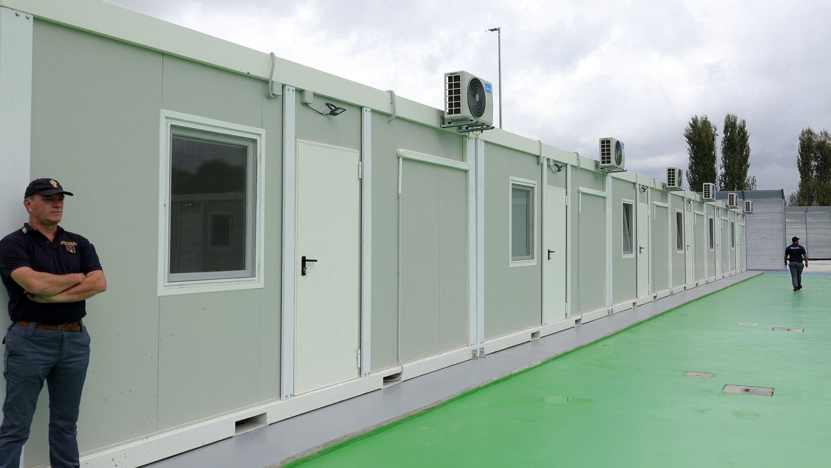 „Polizei in Albanien: Kostenspielige Unterbringung!“