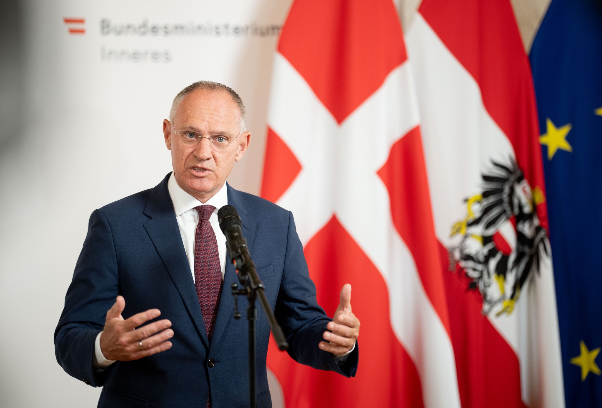 „Karner feiert Asylbilanz – Was bedeutet das?“