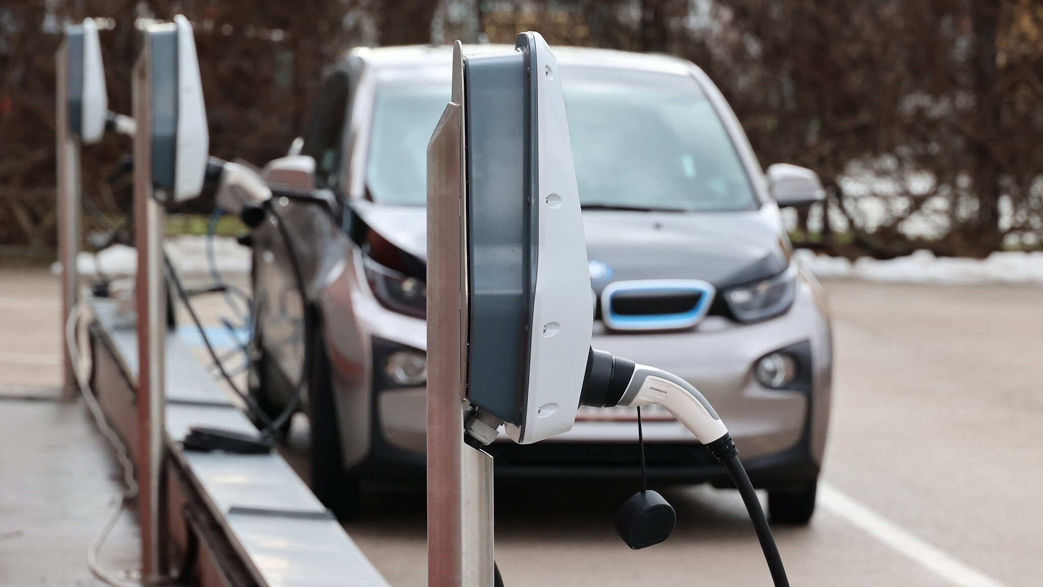 E-Autos boomen: Iran-Krieg treibt Spritpreise hoch