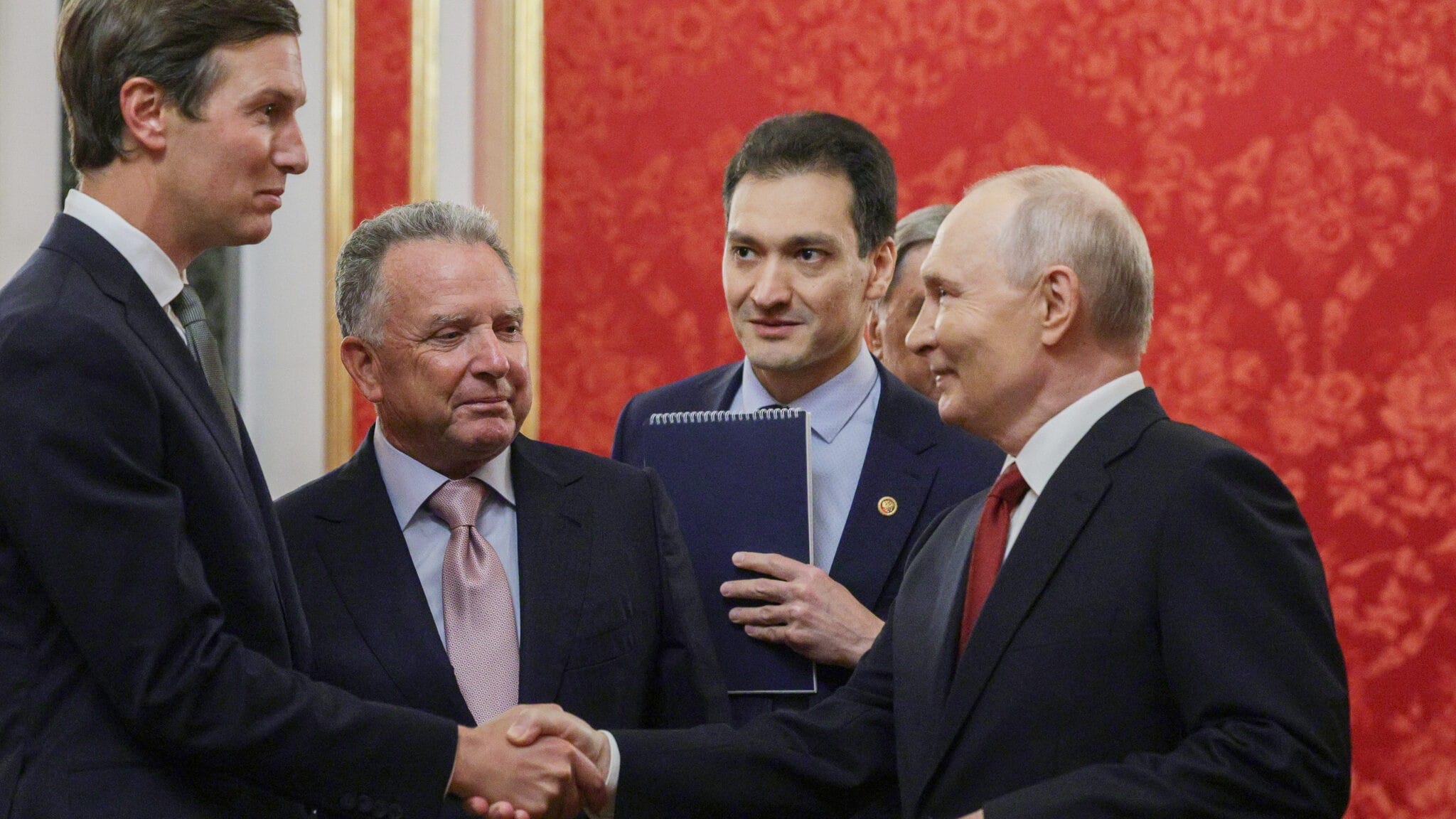 Putin trifft US-Unterhändler: Gespräche beginnen
