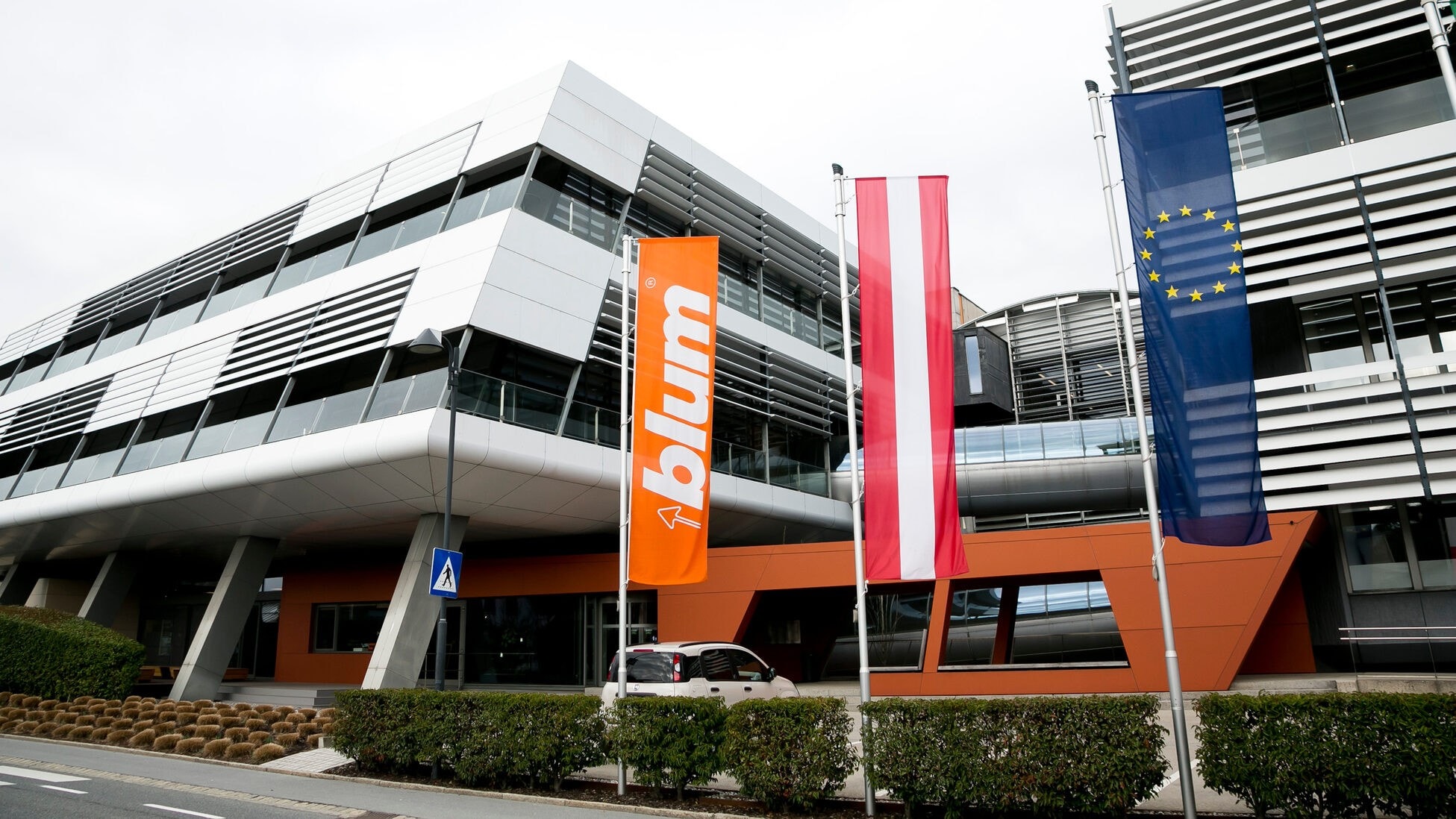 Blum erzielt 2,5 Mrd. Euro Umsatz, wettbewerbsfähig?