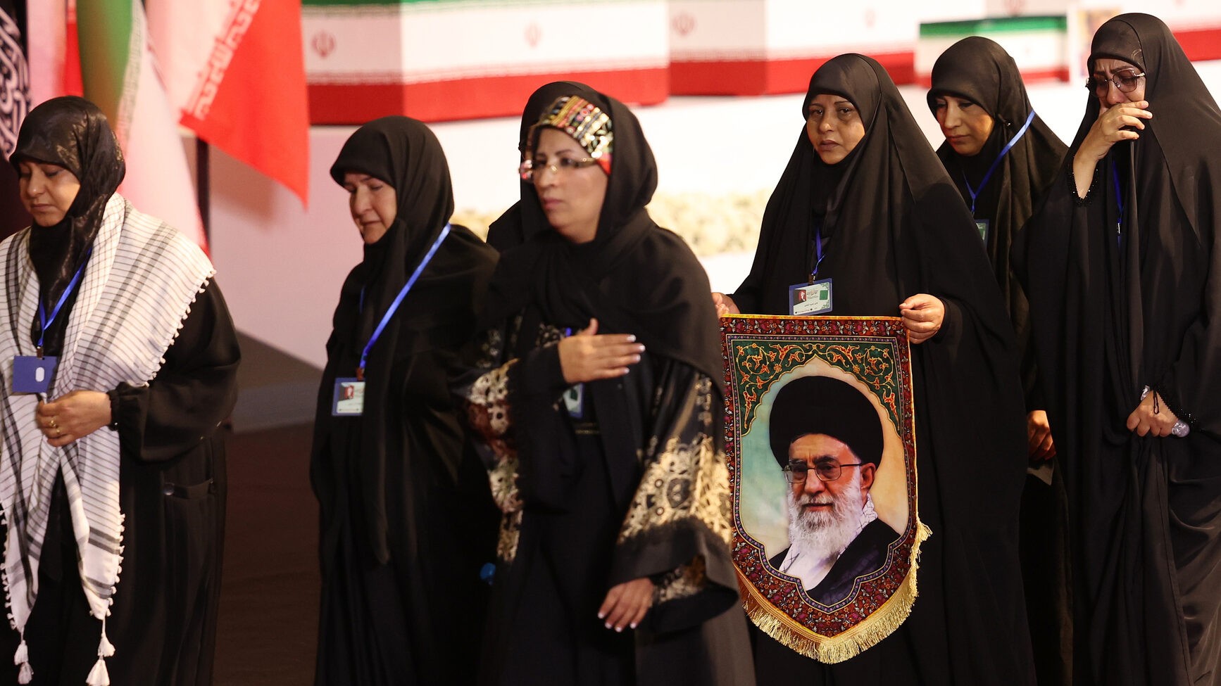 „Iran: Trauerfeier für Khamenei verzögert Verhandlungen“
