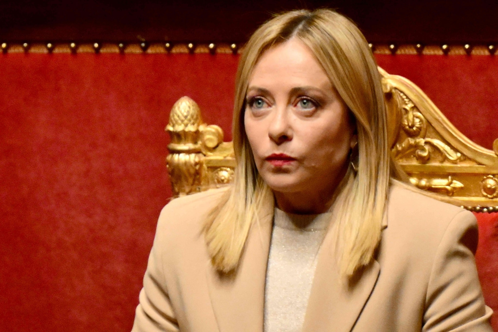 „Meloni: Vom politischen Neuling zur Machtikone“