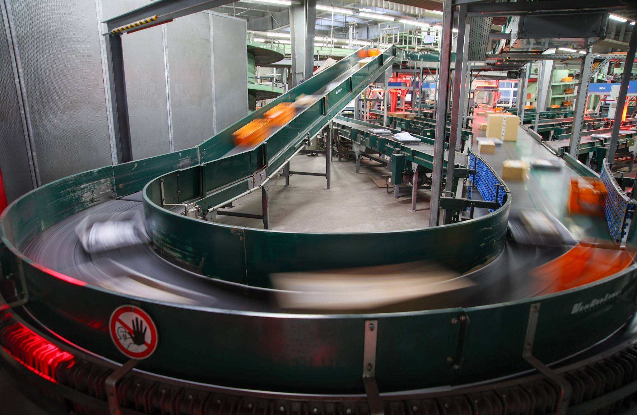 TGW sichert sich Mega-Auftrag von Marks & Spencer