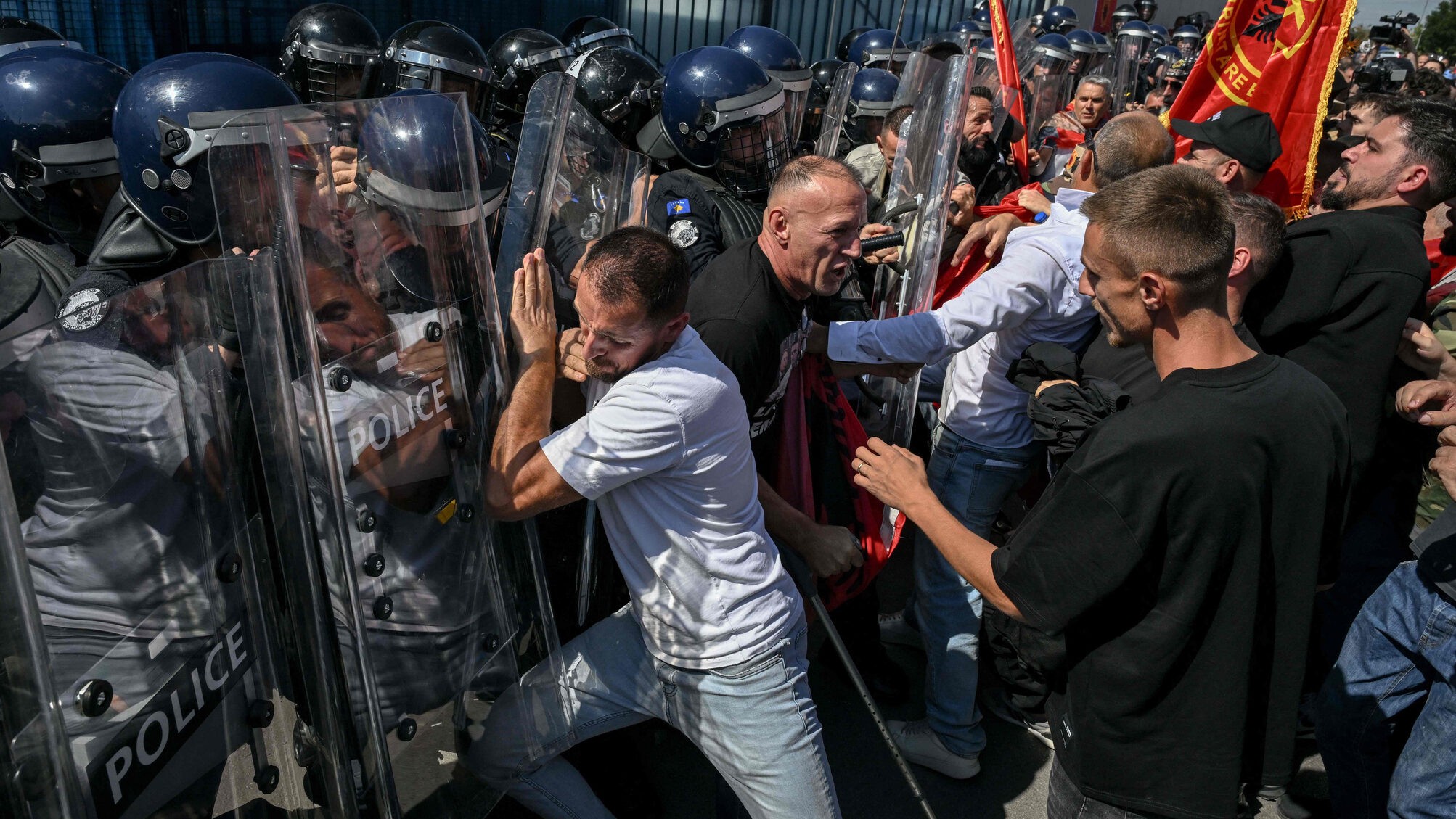 „Proteste nach Urteil gegen Hashim Thaci“