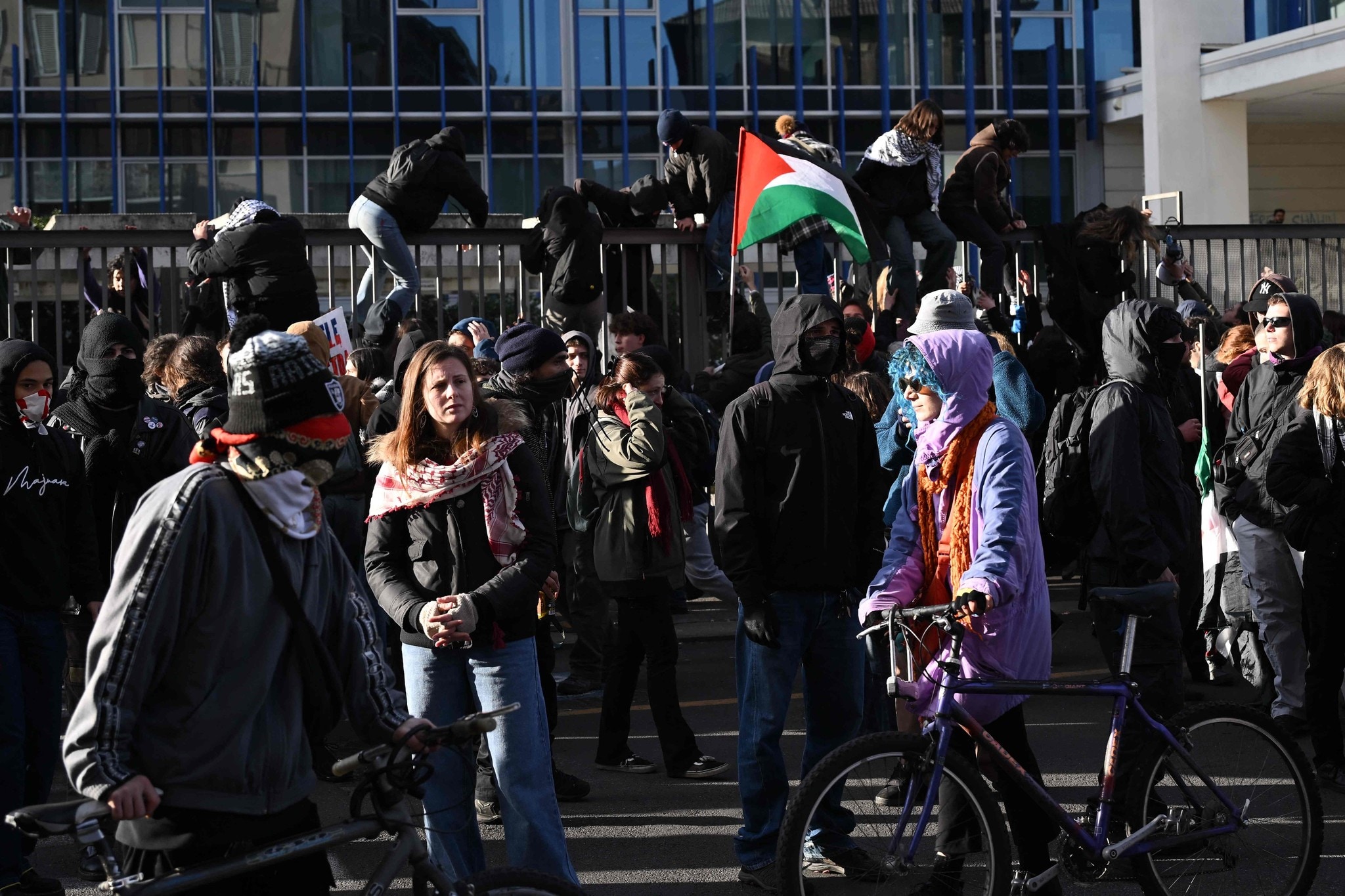 Demonstranten stürmen „La Stampa“-Redaktion in Turin