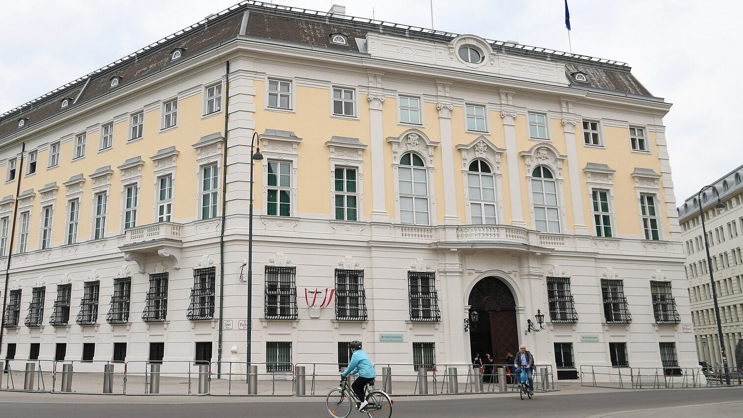 Staatliche PR wächst: Journalismus unter Druck!