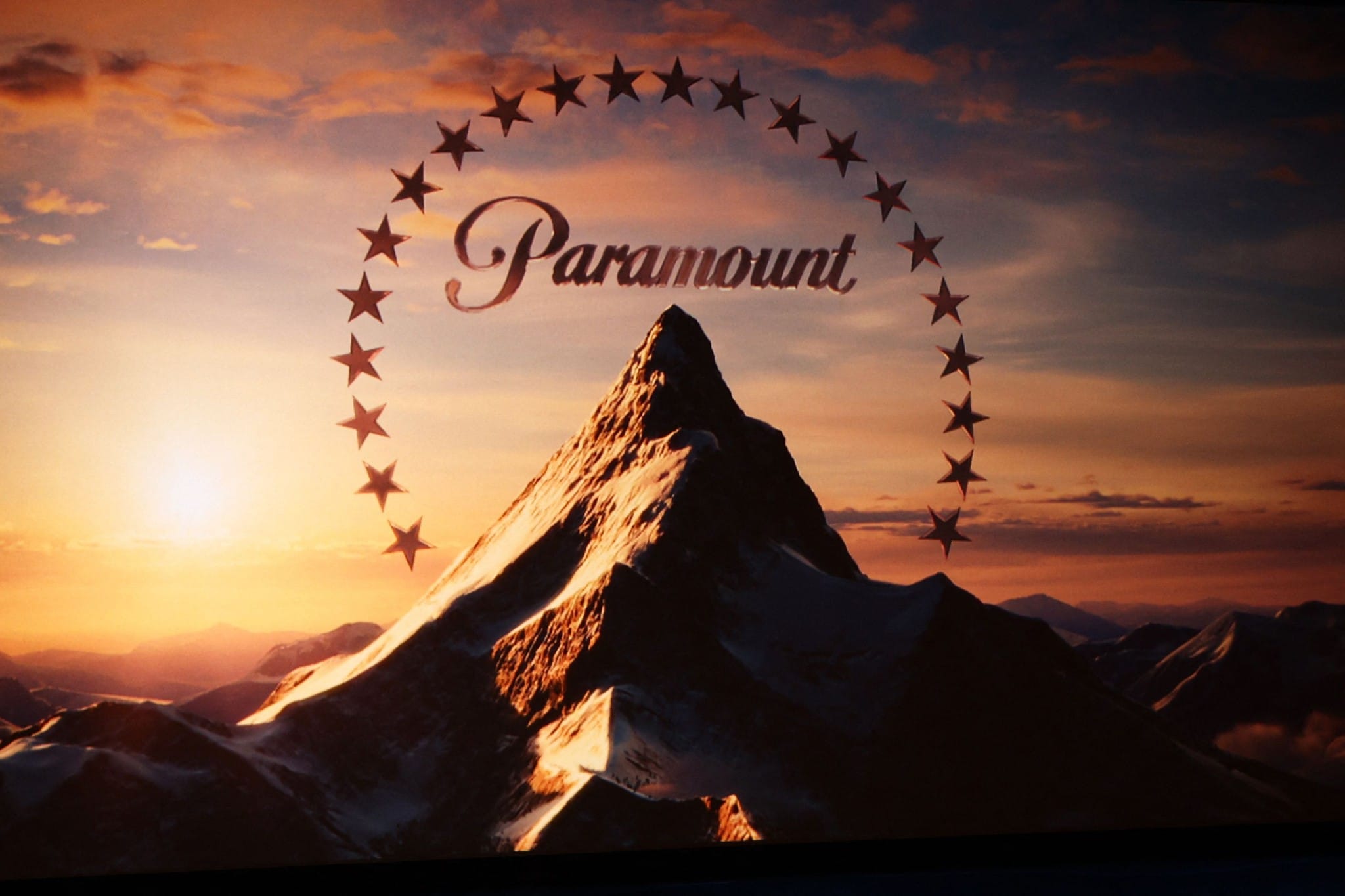 Paramount bietet 108,4 Milliarden für Warner Bros.