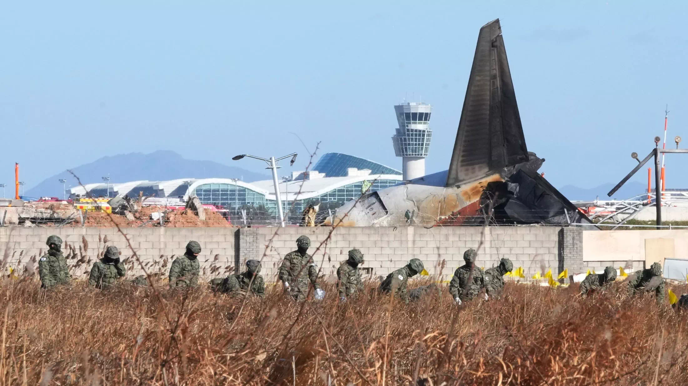 „Flugzeugunglück: Mauer als tödliches Hindernis?“
