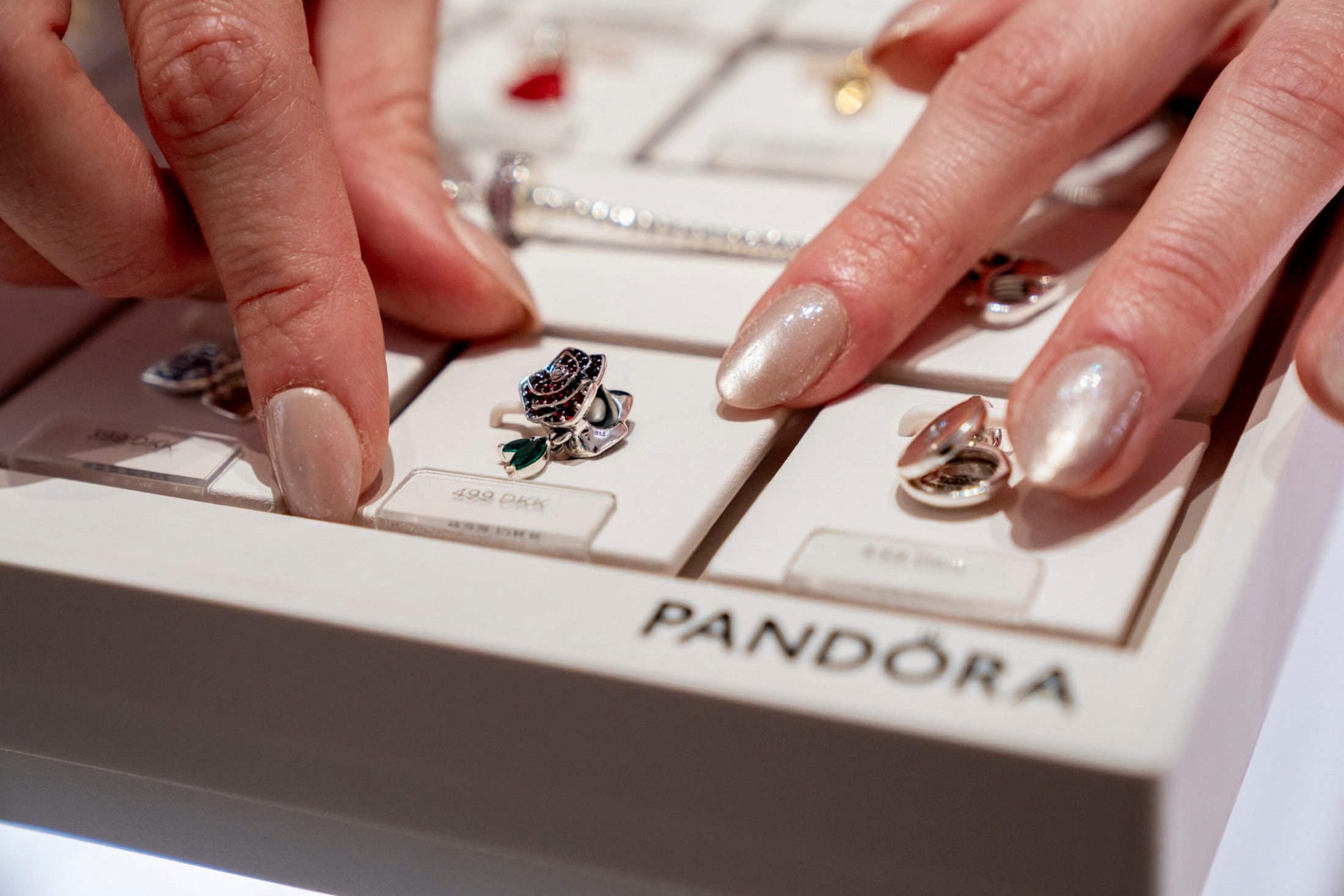 Pandora wechselt zu Gold: Kampf gegen Silberpreise!