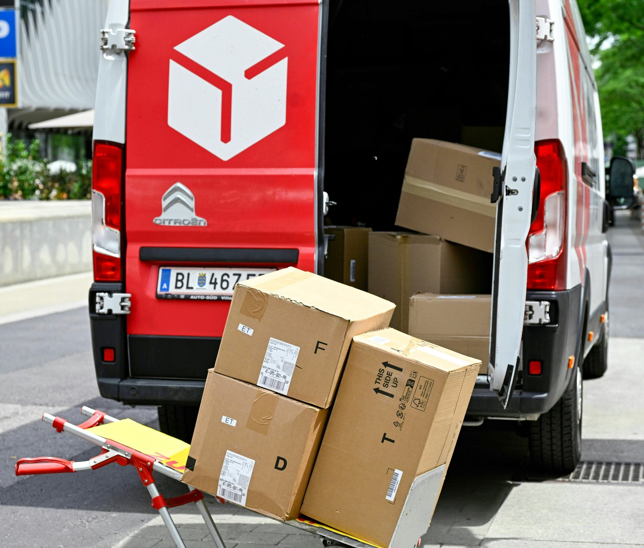 „Paketsteuer: Weniger Online-Bestellungen?“