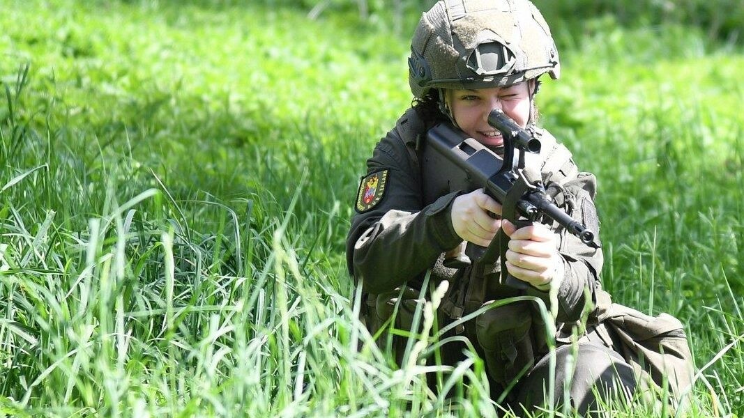 Frauen im Wehrdienst? Diskussion um Wehrpflicht!